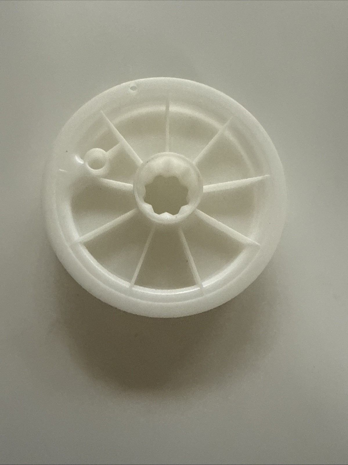 NOS Genuine Briggs & Stratton NOS OEM Starter Pulley 281336 product image