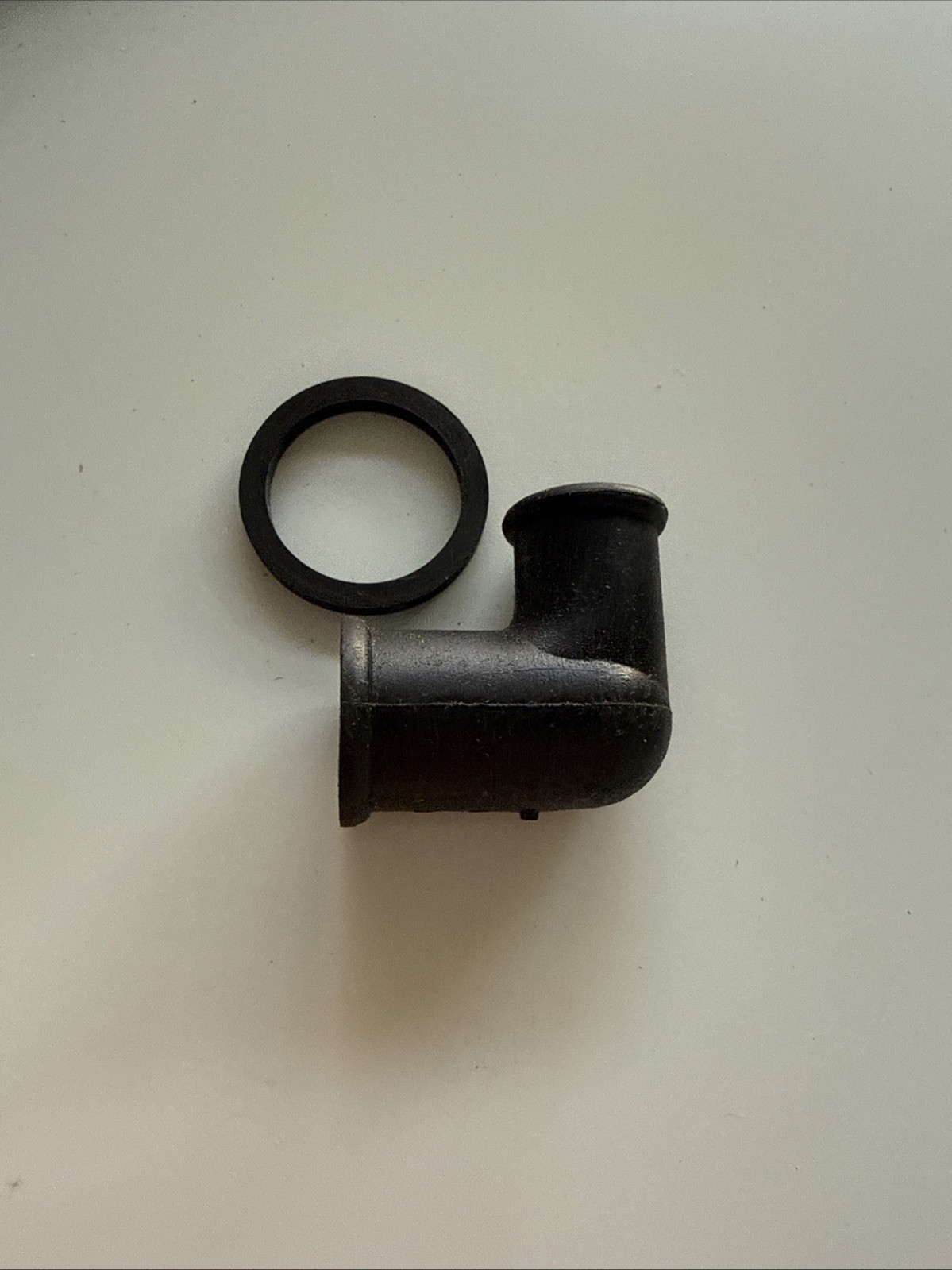 New OEM Briggs & Stratton 67838, 8735 Breather Grommet NOS product image