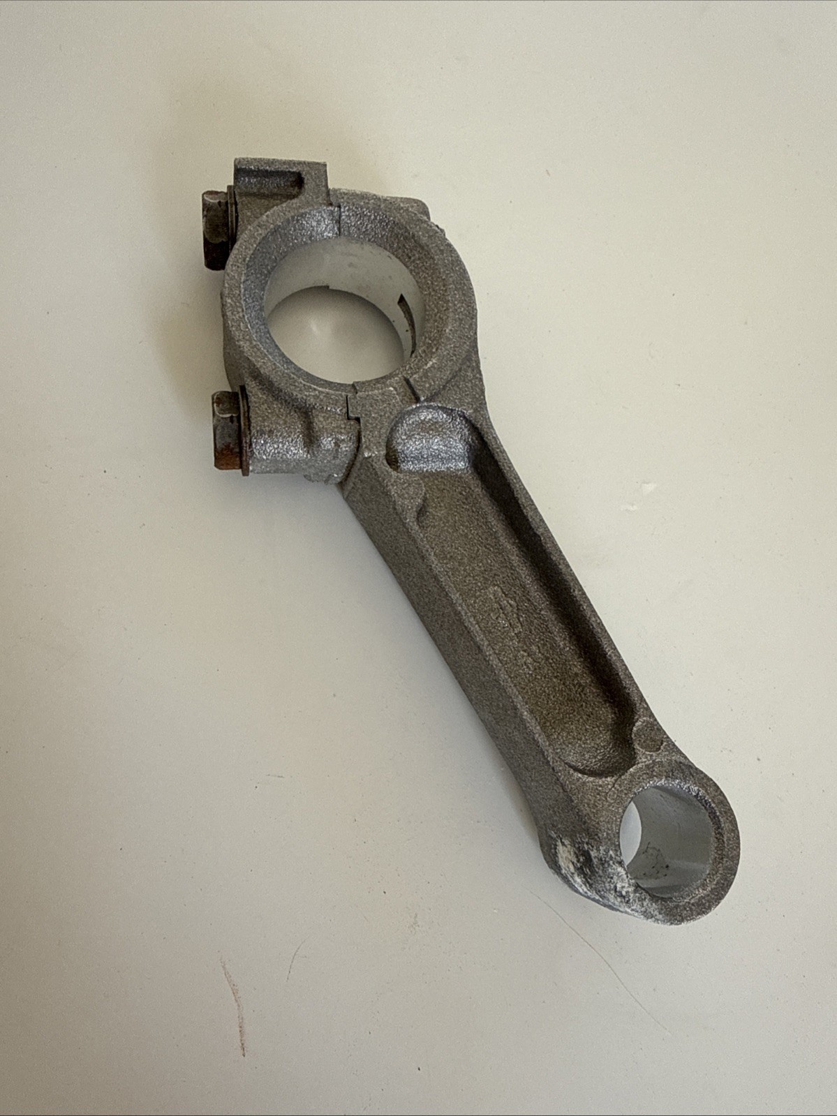 BRIGGS & STRATTON 390402 CONNECTING ROD -NEW AND OEM product image