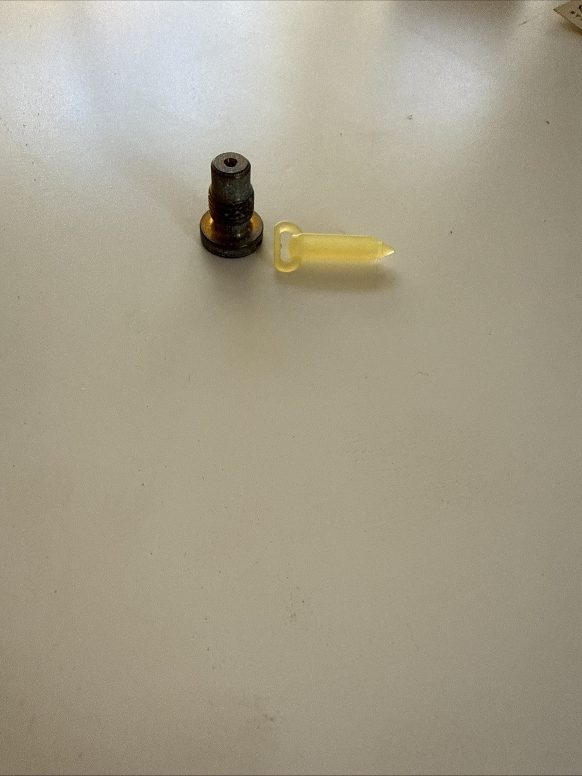 OEM Genuine Vintage Genuine Briggs & Stratton Carburetor Needle& Seat kit 293478 product image