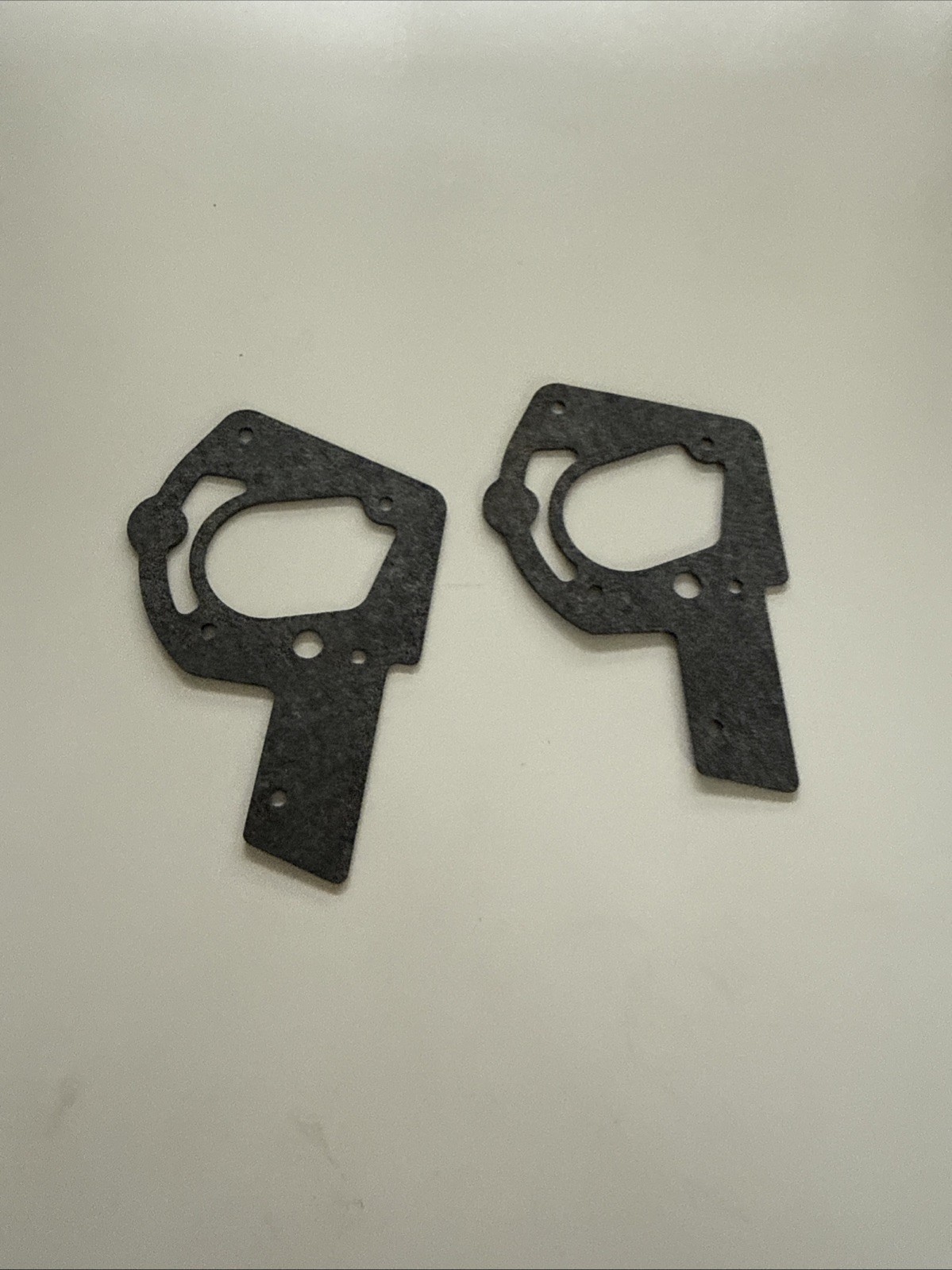 New OEM Briggs & Stratton 272489 Tank Mounting Gasket Qty 2 NOS product image
